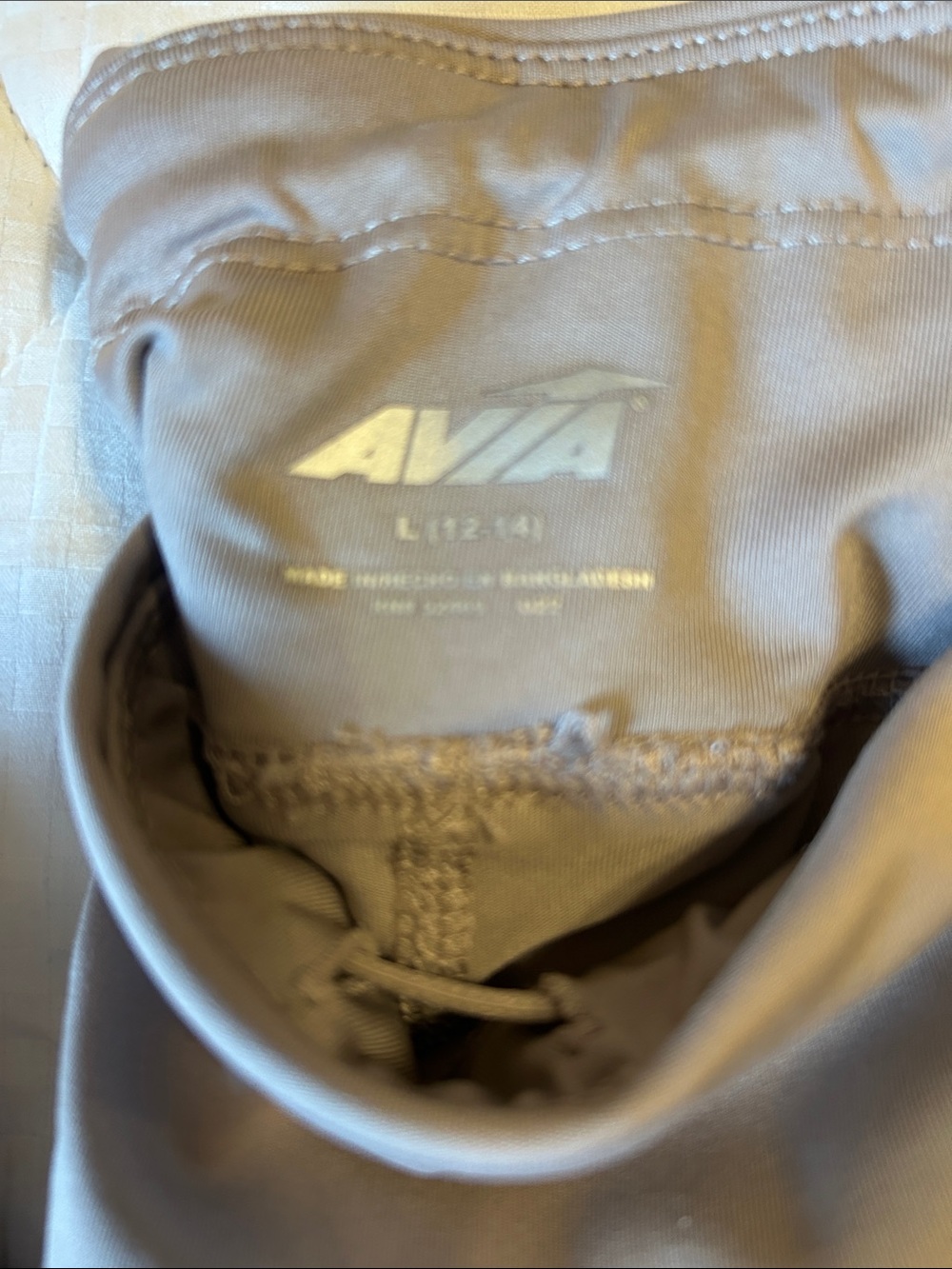 Avis women’s athletic shorts-Sz L - Picture 5 of 9
